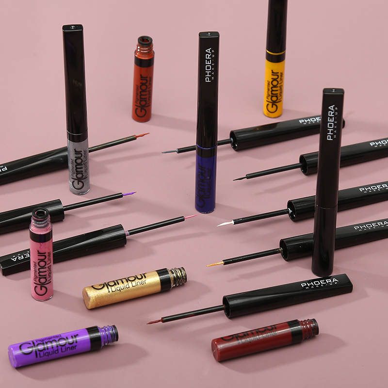 GLAMOUR - Eyeliner Líquido - Phoera Makeup Europe