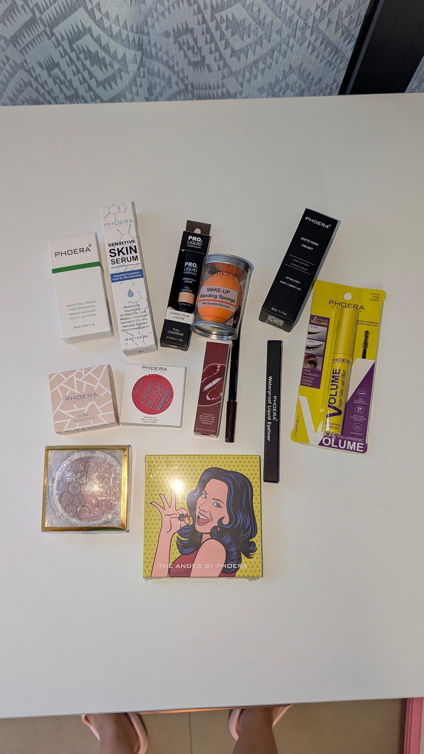 Productos maquillaje completo valorado en 100 euros a gastar en productos en stock de tienda